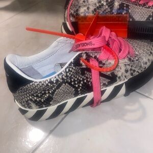 Off white women sneakers